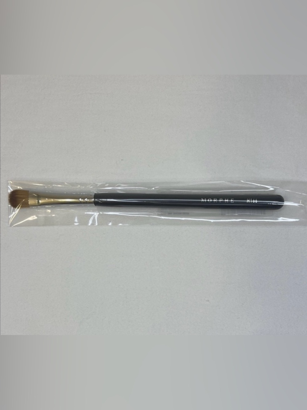 Morphe M166 Oval Eyeshadow Brush